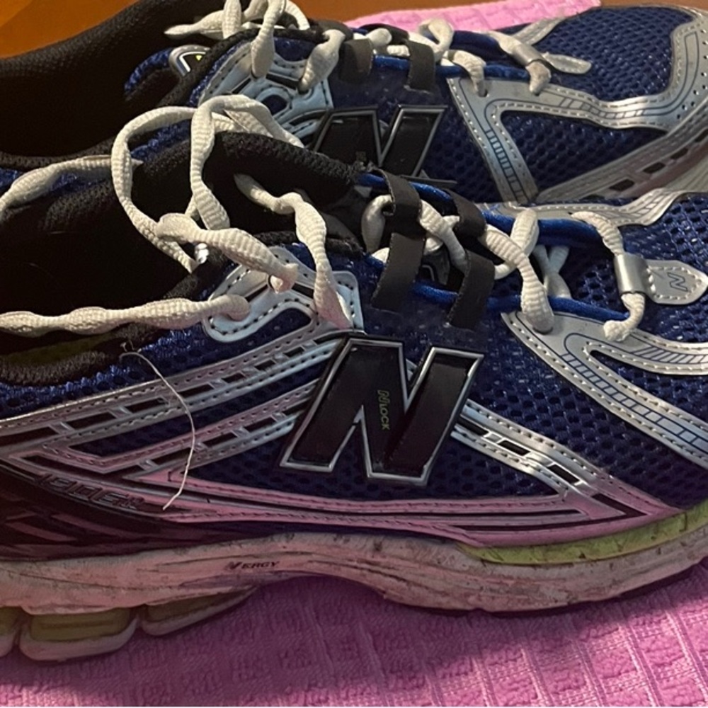 New balances sneakers